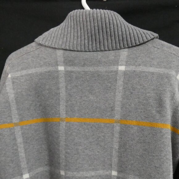 Unbranded | 20 pit to pit measured | Grey Grid - Plaid Turtleneck Sweater - Picture 10 of 14